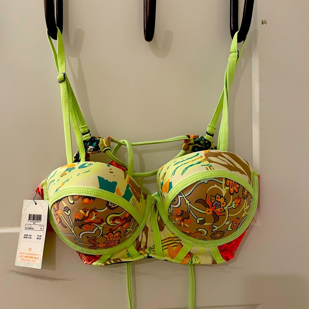Maaji Bikini top like tropical jungle print Reversible new with tags